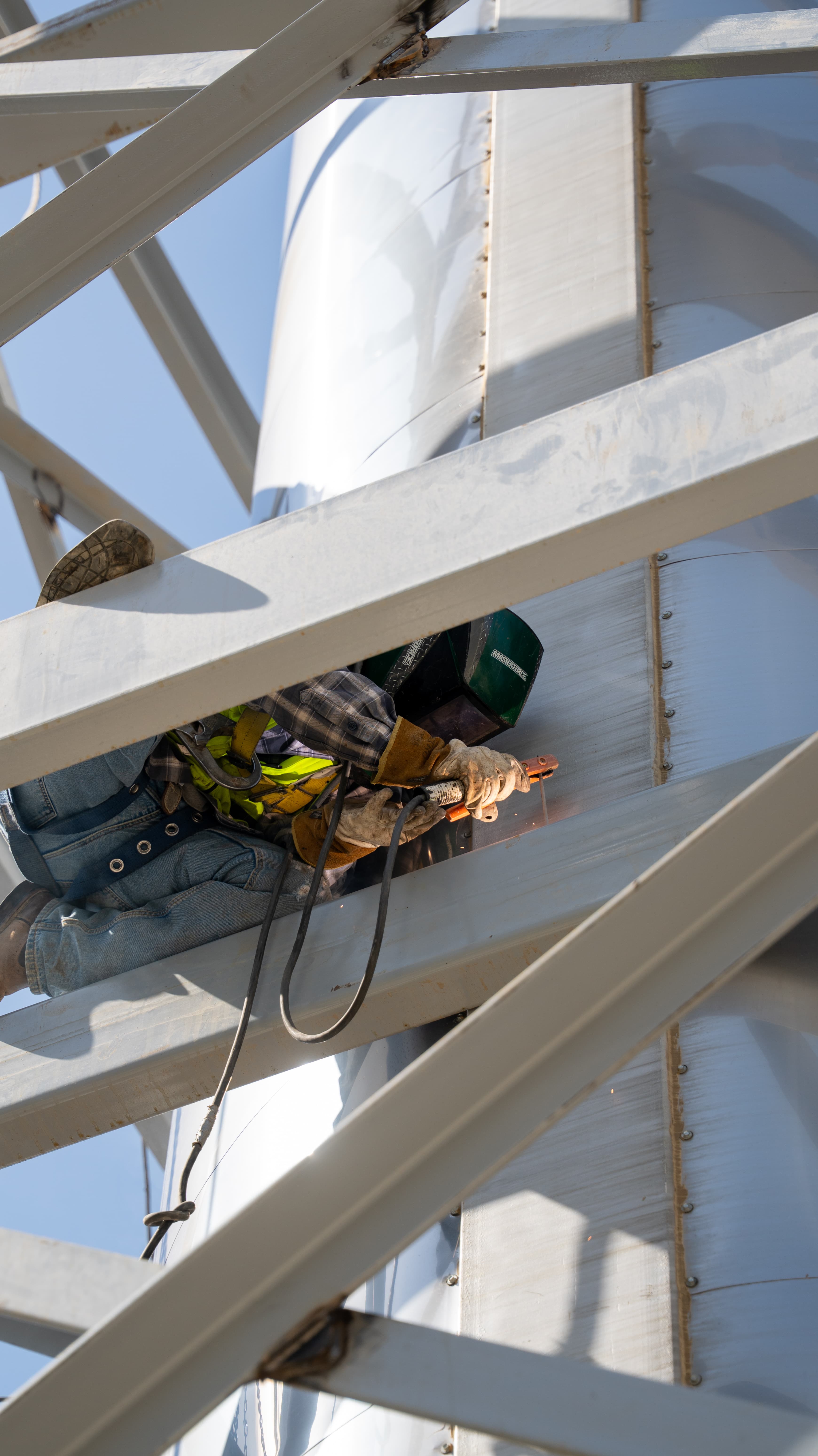 California Feed Yard Flaker and Steam Chest Installation — image 18 of 23